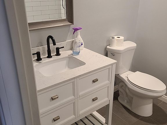 3rd image of 4455 Jocelyn St