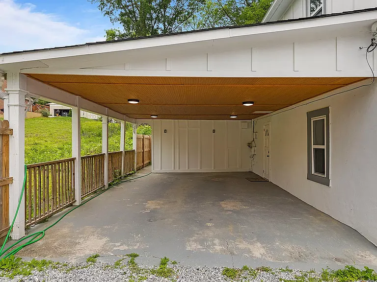 103 S Germantown Rd — Photo 30