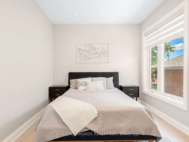 10 Hamstead Ave — Photo 22