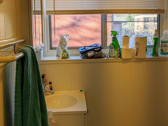 3rd image of 4003 Pine St APT 3R