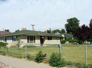 210 Cedar Ave, Sunnyside, WA