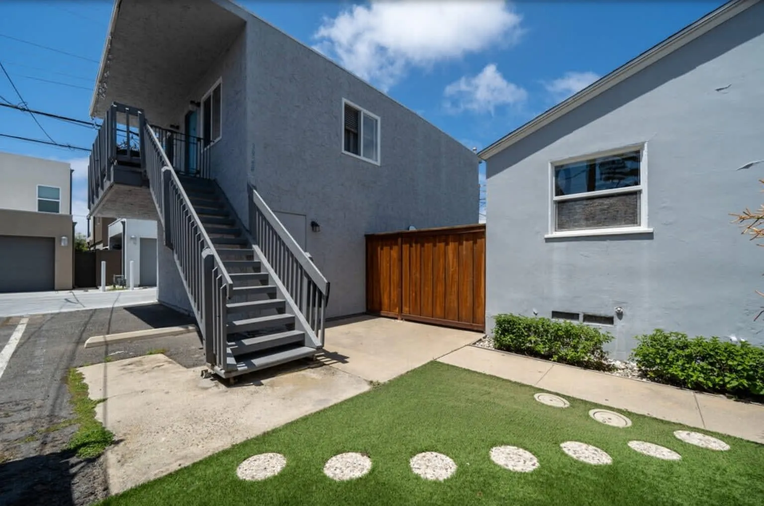 1 bed, $2,000 — Photo 1