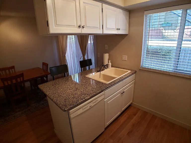 1048 Josephine St #B — Photo 7