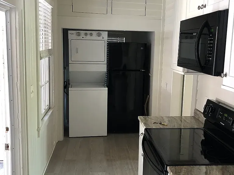 902 Barnard St #1 — Photo 8