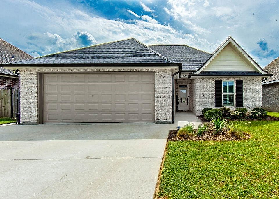 1st image of 200 Sugar Ridge Dr