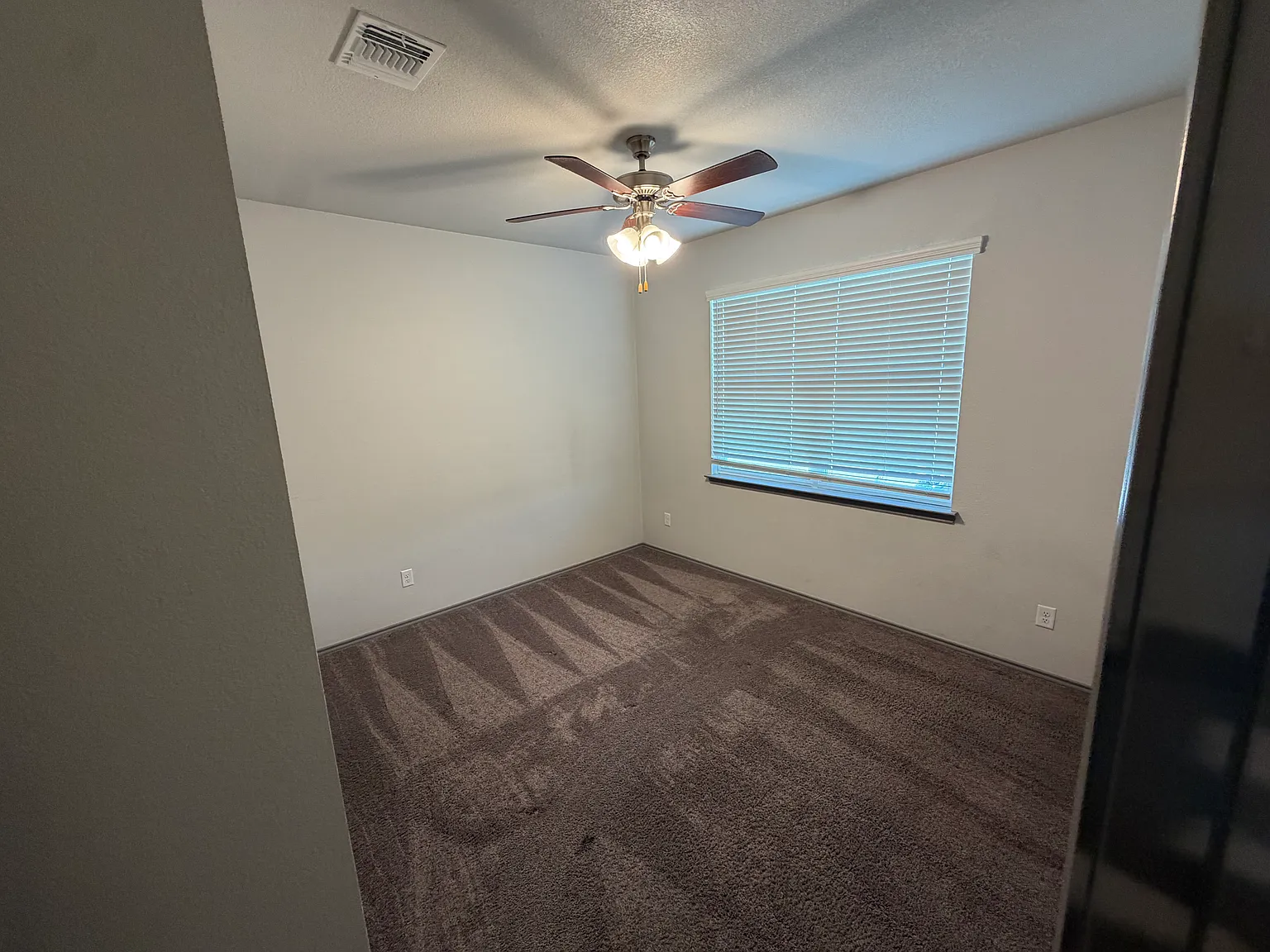 3 bed, 1408 sqft, $1,500 — Photo 3