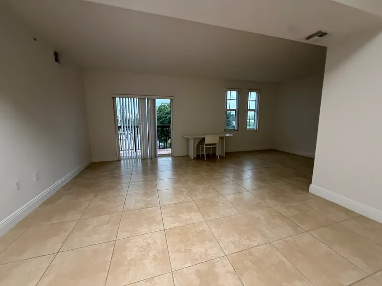 2532 SW 19th Ave #309 — Photo 9