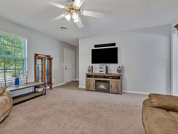 4th image of 2926 Pellas Pl