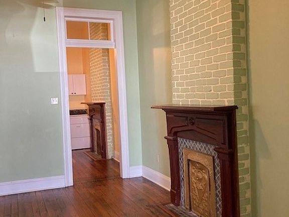 4th image of 304 S Clark St