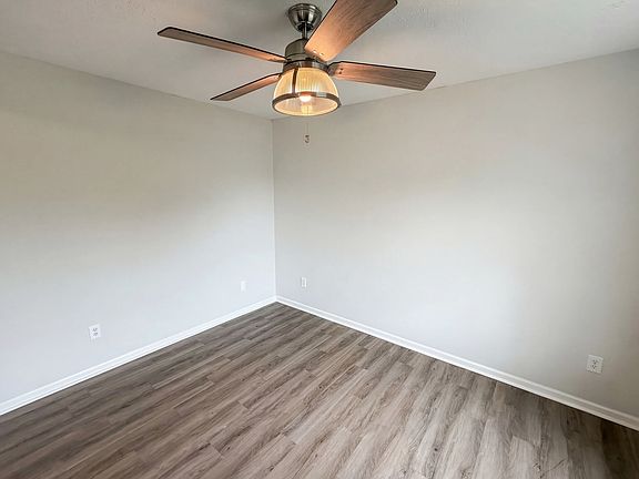 2nd image of 2106 Southernwood Ln