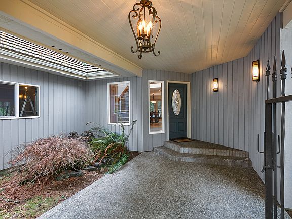 3rd image of 6868 McCormick Woods Dr SW