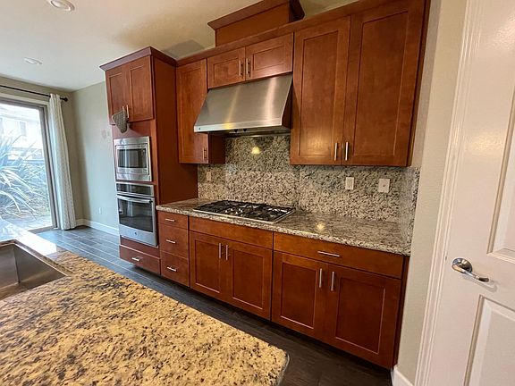 3rd image of 426 Crestview Cir