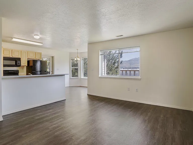 Hanbury Manor Apartments — Photo 14