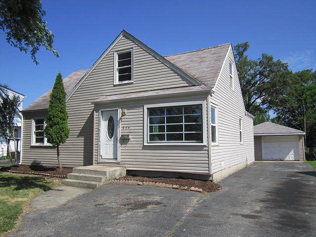1st image of 258 Village Dr