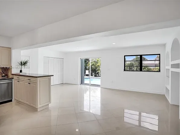 6851 SW 51st St, Miami, FL 33155