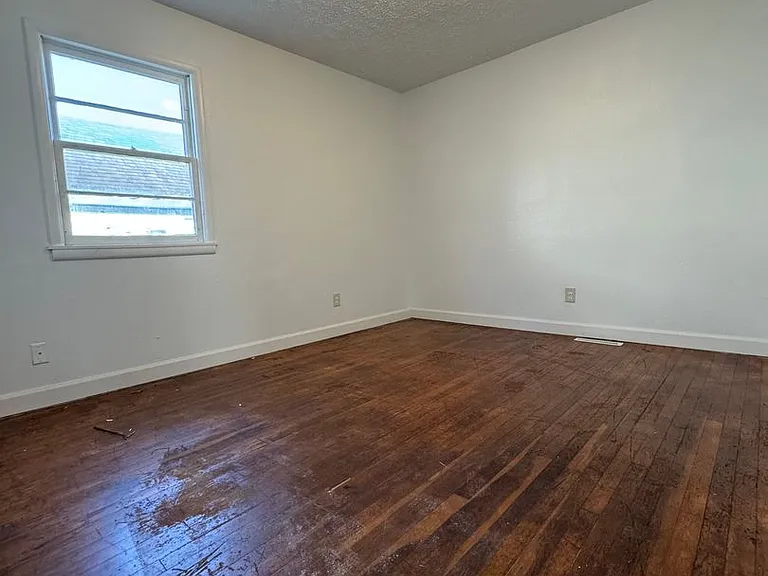2021 N Pierce Ave — Photo 6