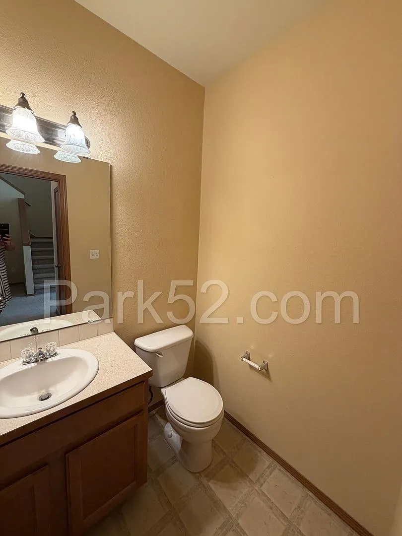 $500 Off the First Full Month! 4 Bedroom 2 Bathroom Single Family Puyallup Home — Photo 4