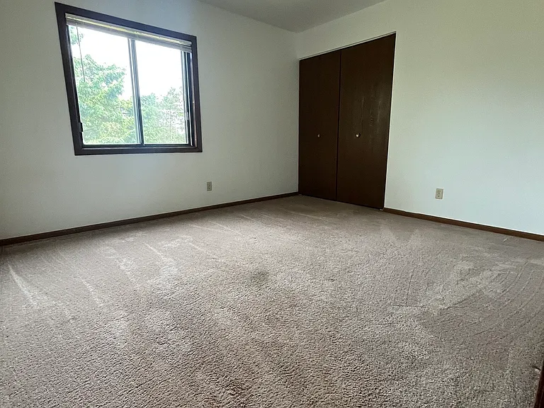 721 W Maple St — Photo 27