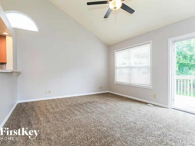 7386 Sterling Springs Way — Photo 7
