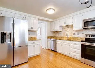 8931 Park Forest Dr — Photo 5