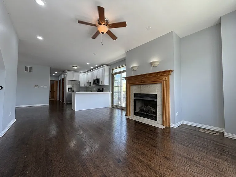 2702 W Warren Blvd #1 — Photo 2
