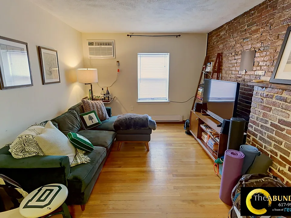 267 Main St #3A