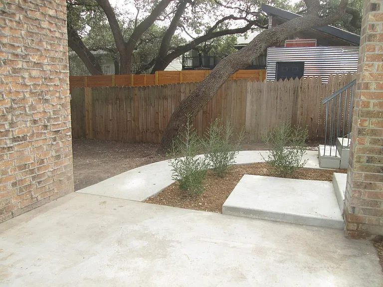 513 S Park Dr — Photo 4