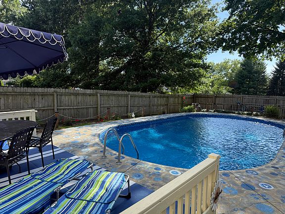 3rd image of 10057 Indian Hill Dr