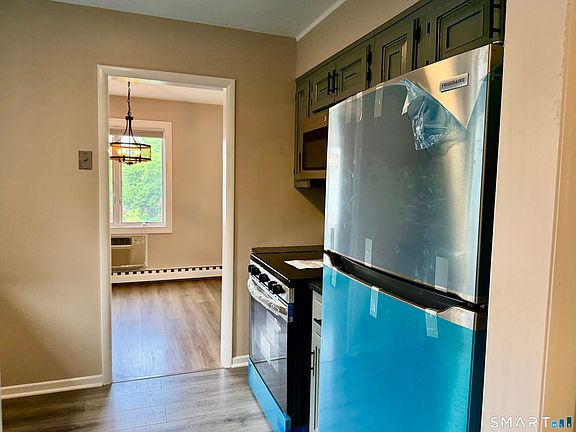 5th image of 136 Deer Hill Avenue #C31