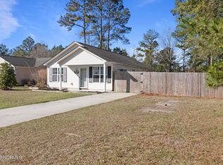 100 Ashbury Park Ln, Richlands, NC 28574