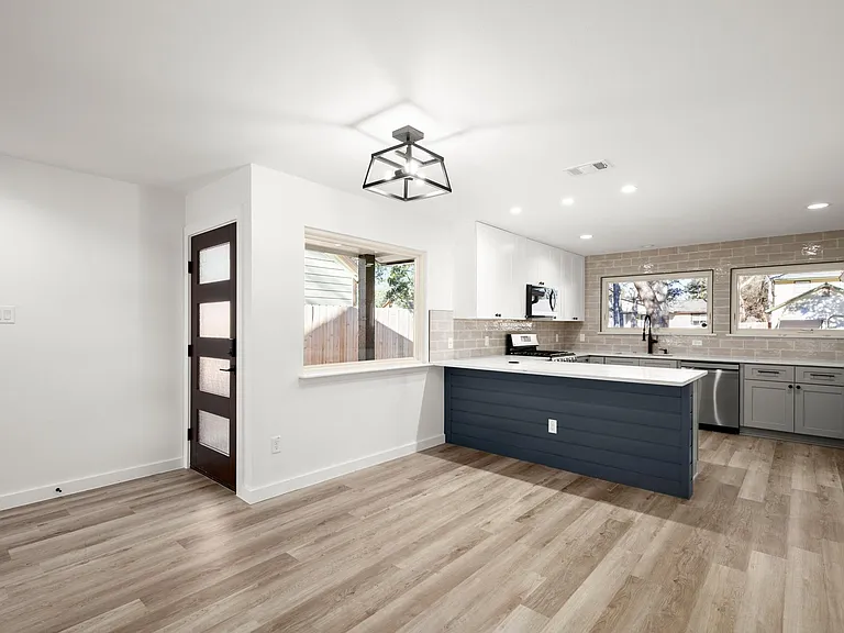 9717 Anderson Village Dr — Photo 7