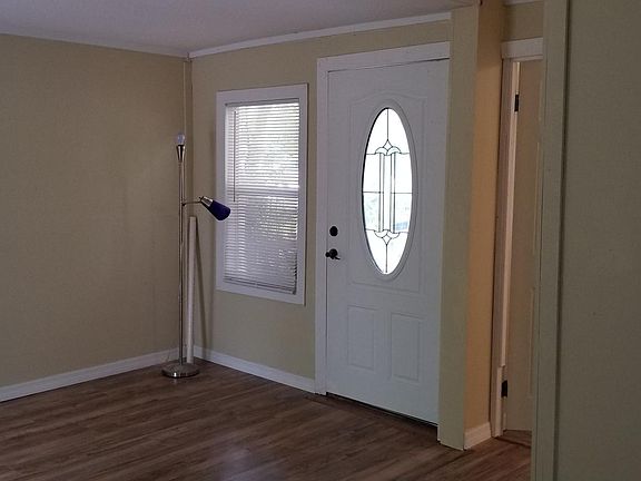 3rd image of 527 25th Ave S