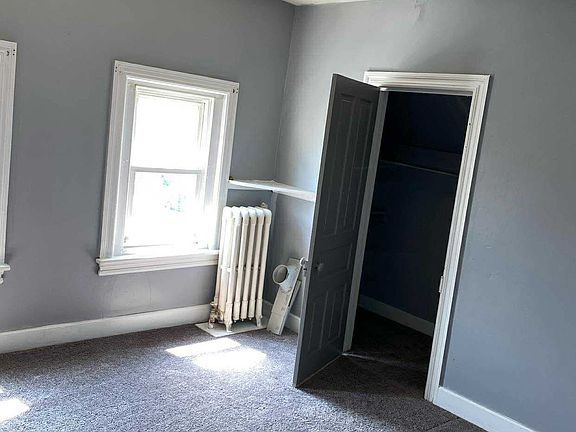3rd floor bed room with two closets