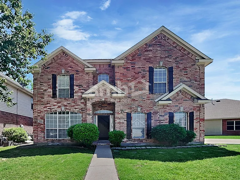 2619 Hopkins Dr — Photo 1