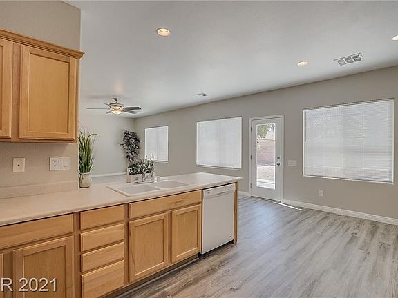 5th image of 2917 Dowitcher Ave
