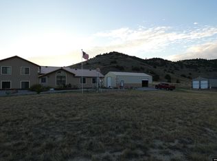 4 Alaska Dr, Guernsey, WY 82214