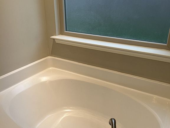 3rd image of 4965 Saint Ives Dr