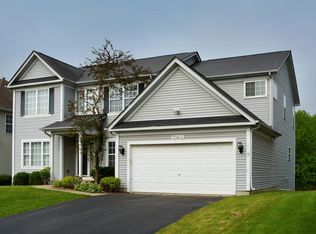 33804 N Summerfields Dr, Gurnee, IL 60031