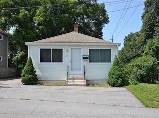 65 Pleasant St, Warwick, RI 02886