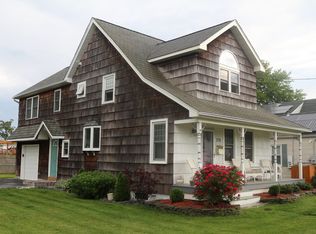 178 Cedar Ln, Babylon, NY 11702