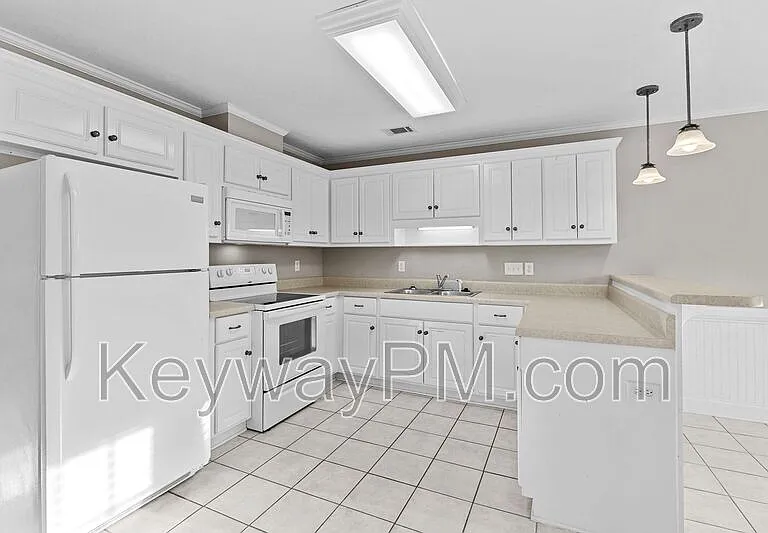 823 Whispering Willow Ct — Photo 5
