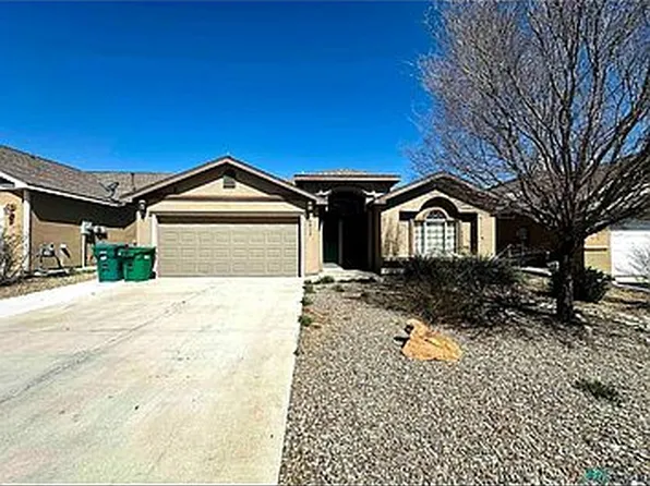 5012 W Dark Horse Rd, Hobbs, NM 88240