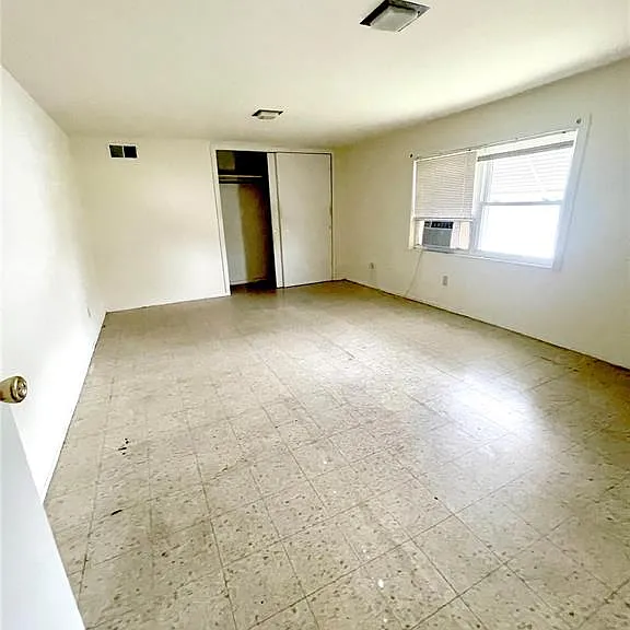 1911 Foster Dr — Photo 19