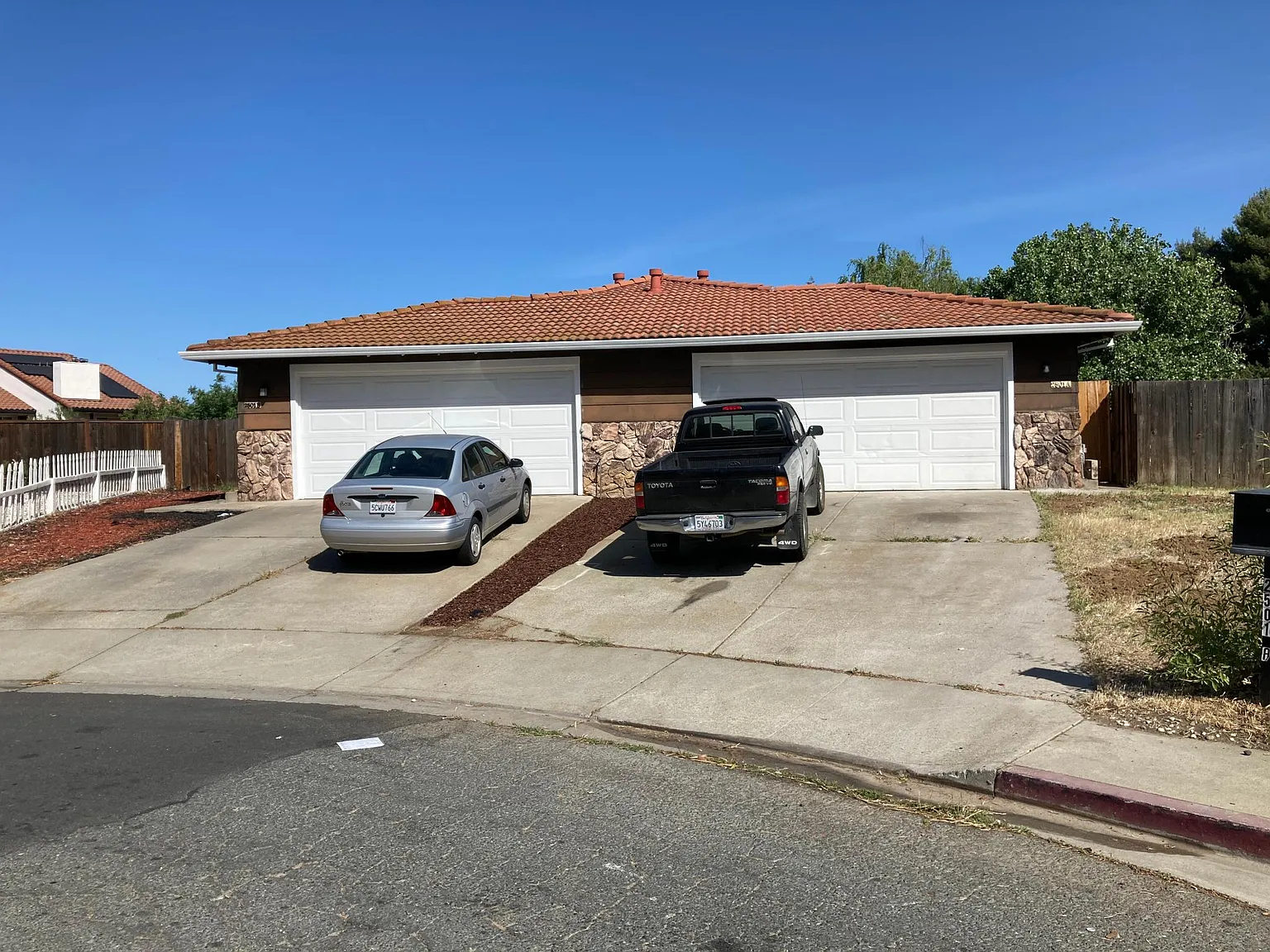 2 bed, 832 sqft, $2,500 — Photo 2