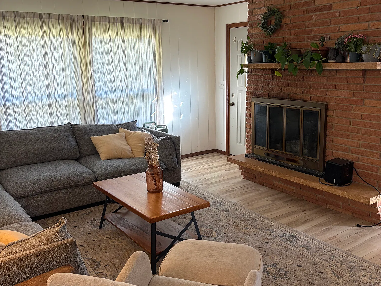 4 bed, 1800 sqft, $2,800 — Photo 2