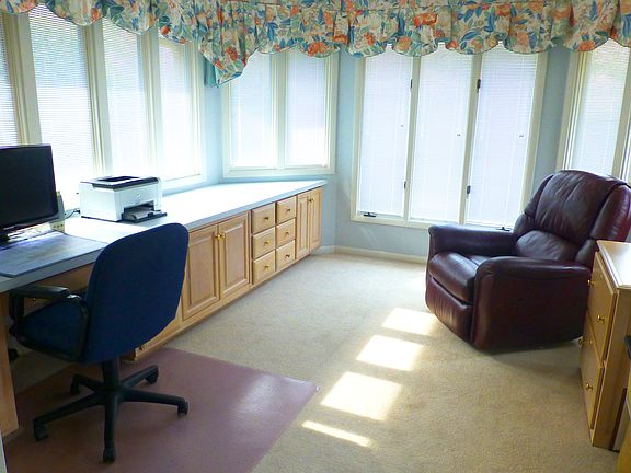 5th image of 210 Earlwood Dr
