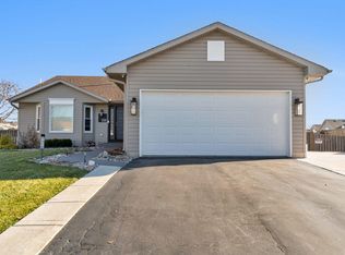 1318 Benham Dr, Joliet, IL 60431