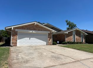 10404 Evergreen Ct, Oklahoma City, OK 73162