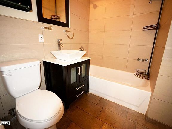 3rd image of 331 E 14th St APT 3A