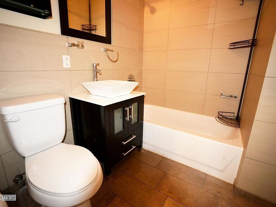 2nd image of 338 E 61st St APT 3